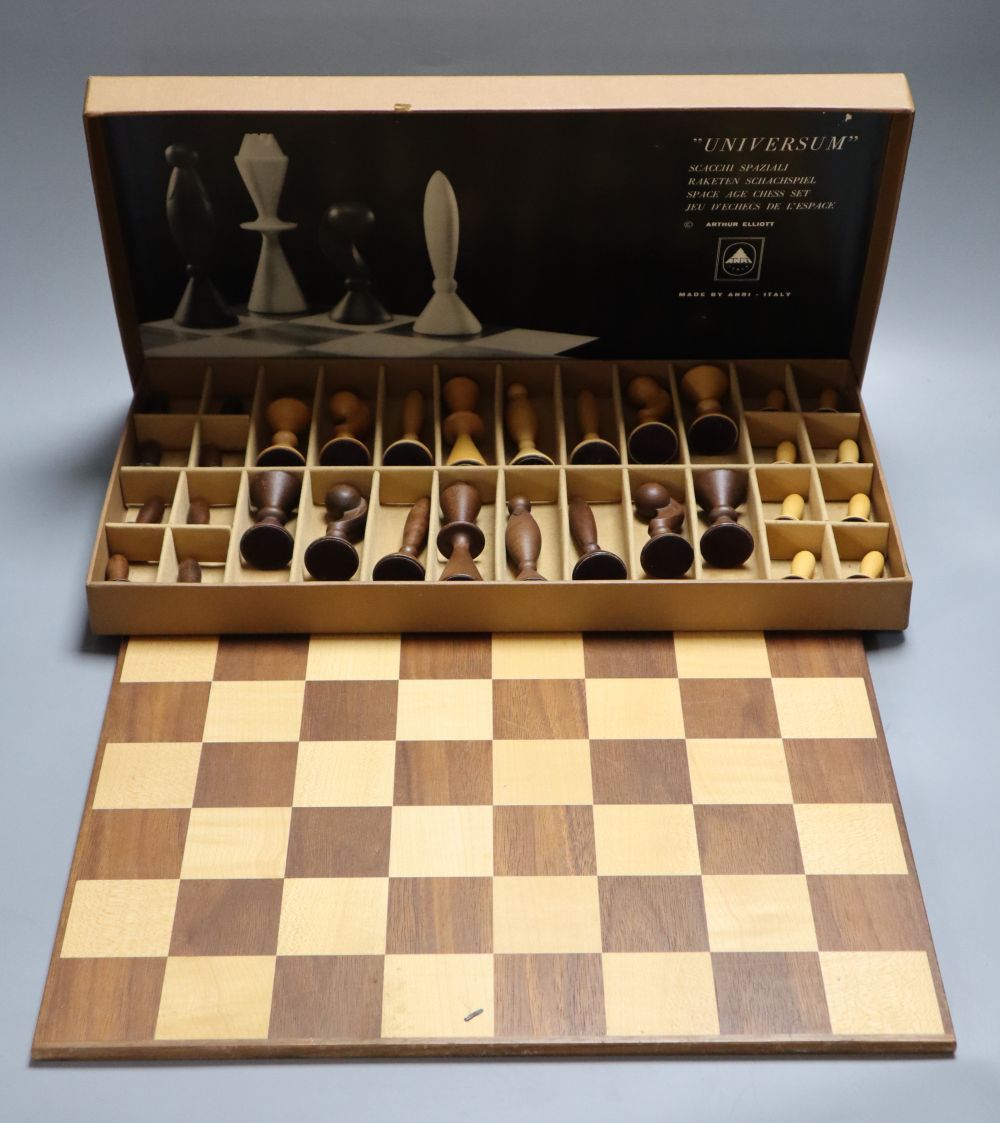 The ANRI Space-age chess set, 1969, in original box with leaflet and chess board, kings 11cm